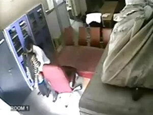 ग्रीष्मकालीन हीरोइन  ...