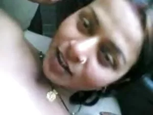 फिटिंग रूम स्विमसूट  ...