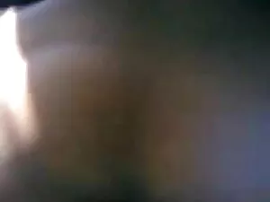 सुनहरे बालों वाली गर ...