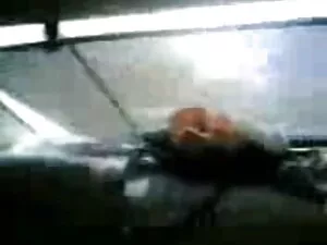 कैफ़े में सैंडल में  ...