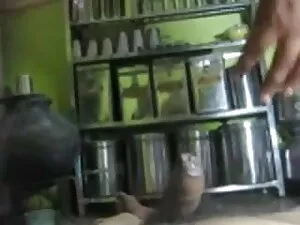 मॉन्स्टर ब्लैक करीना ...