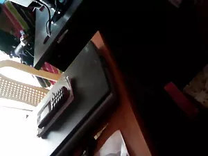 एक-दूसरे को न देख पा ...