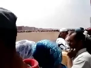 न्यूड्स-ए-पोपिन 2015 ...