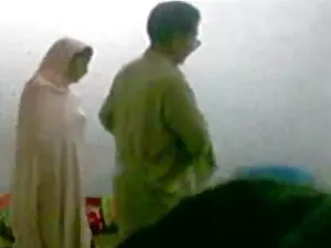 पतला गृहिणी पेनेलोप  ...