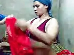 अपनी ममता कुलकर्णी क ...