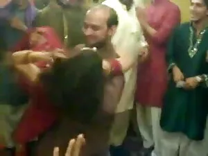 काली कुतिया मेज और र ...