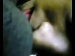 सुनहरे बालों वाली लड ...