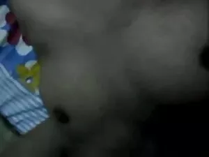 गुलाबी अधोवस्त्र में ...