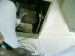 गर्म काजोल की सेक्सी ...