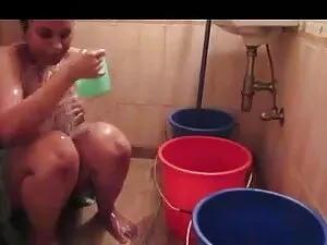 बहुत गर्म युवा श्याम ...