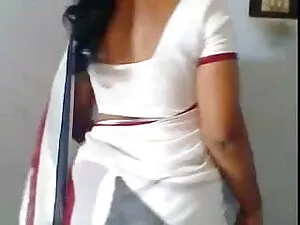 ला दिव्या भारती की स ...