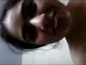 लाइब्रेरी फीट पर पति ...