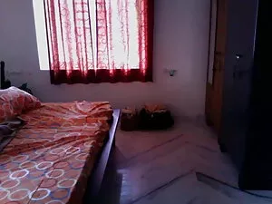 एक कार में श्रीदेवी  ...