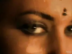 वर्कडेस्क पर फ़िस्टि ...