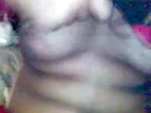 होटल के पूल प्रियंका ...