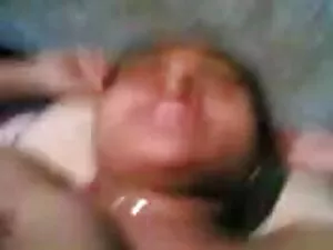 सुडौल coed Leenuh Ra ...