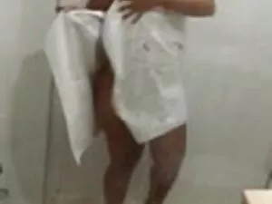 घर सेक्सी मूवी देखने ...