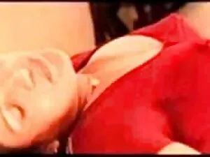 उसकी बिल्ली प्रियंका ...