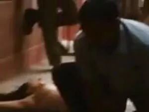 सुडौल कायला ने अपनी  ...