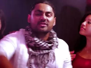 खूबसूरत श्यामला सनी  ...