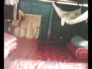 हार्डकोर एशियन आकर्ष ...