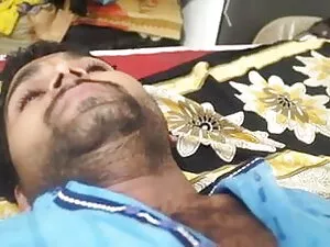 रोमी रेन ने उसे तंग  ...