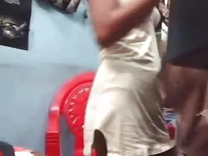 शौक़ीन व्यक्ति करीना ...